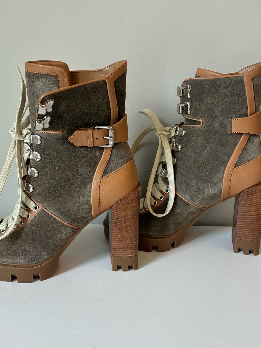 Christian Louboutin MACADEMIA
100 Suede Lace Up Moto Biker
Heels Boots Size 37.5 - Picture 4 of 11